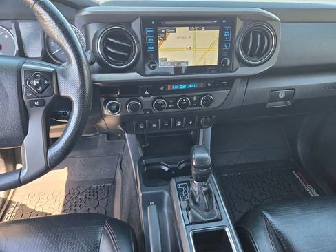 Used 2017 Toyota Tacoma TRD Pro AWD/4WD image 16