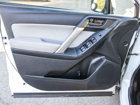 Used 2018 Subaru Forester 2.5i w/ Alloy Wheel Package image 17