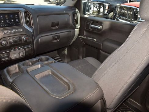 Used 2020 Chevrolet Silverado 1500 Custom w/ Custom Value Package image 17