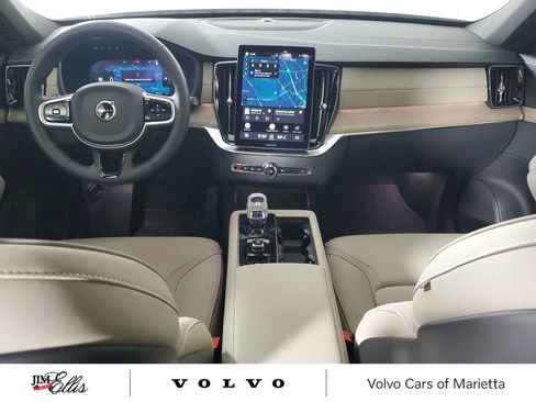 Used 2026 Volvo XC90 B6 Plus w/ Protection Package Premier image 16