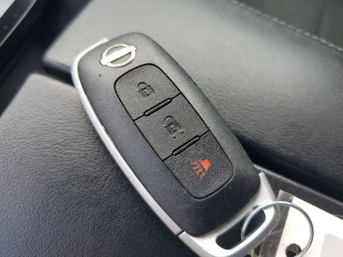 Used 2023 Nissan Rogue S FWD image 28