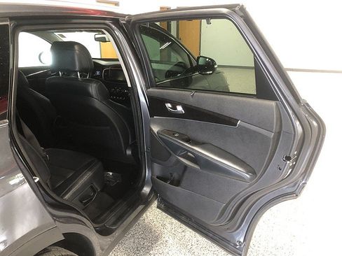 Used 2017 Kia Sorento EX AWD/4WD image 17