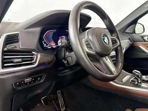 Used 2021 BMW X5 xDrive40i w/ M Sport Package AWD/4WD image 4