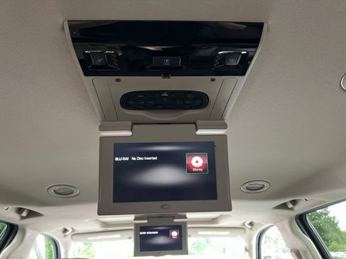 Used 2016 GMC Yukon XL SLT w/ Open Road Package AWD/4WD image 39