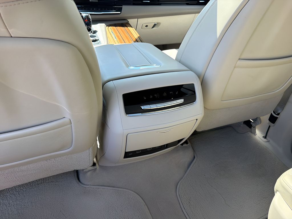Used 2021 Cadillac Escalade ESV Premium Luxury Platinum w/ Heavy-Duty Trailer Package AWD/4WD image 36
