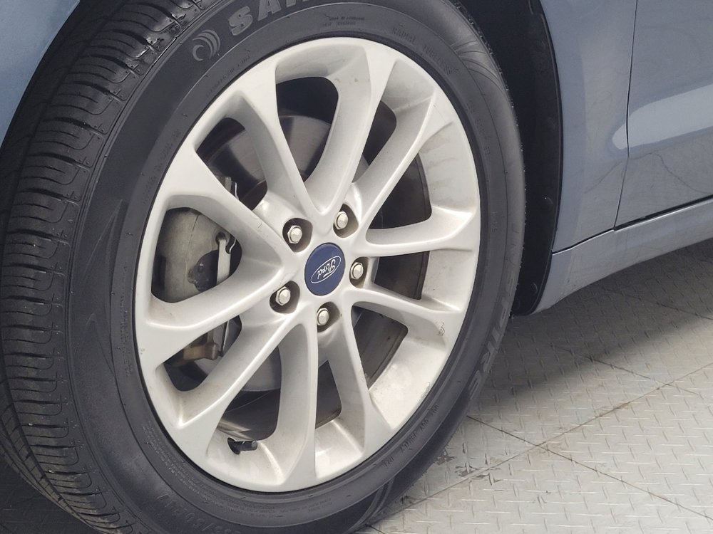 Used 2019 Ford Fusion SE FWD image 31