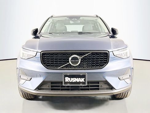 New 2026 Volvo XC40 B5 Core AWD/4WD image 2