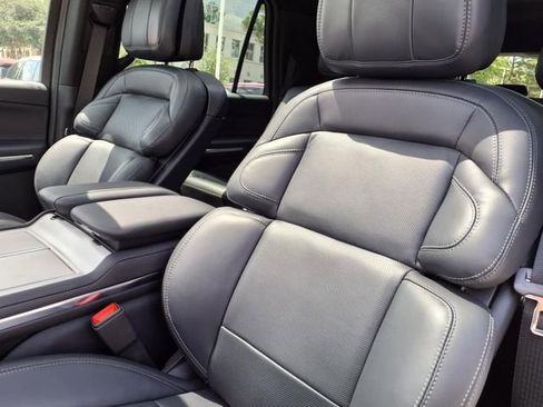 New 2025 Lincoln Navigator L Reserve w/ Jet Appearance Package AWD/4WD image 8