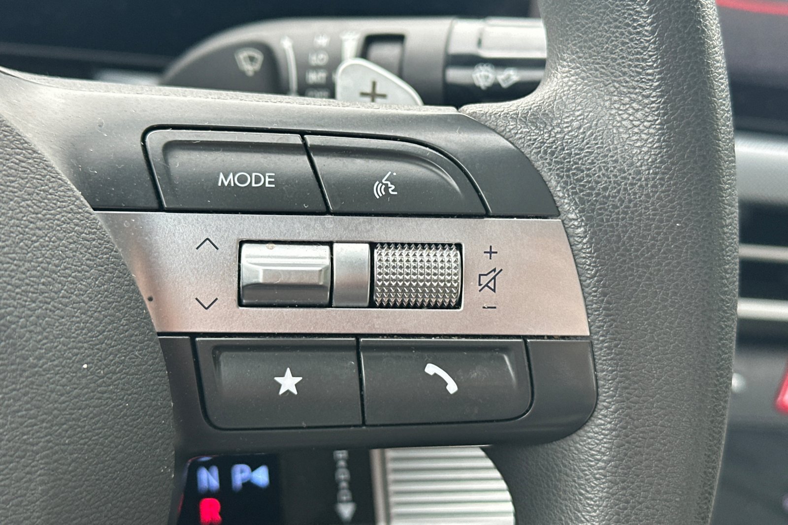 Used 2025 Hyundai Sonata SEL FWD image 27