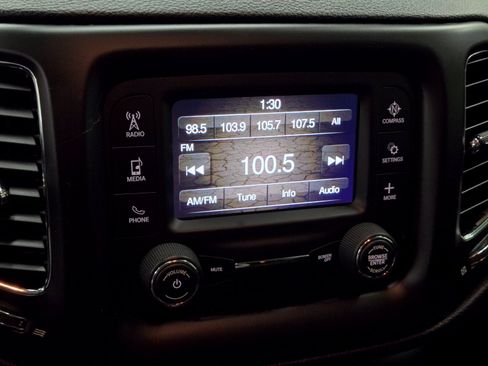 Used 2018 Jeep Compass Sport FWD image 17