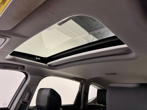 Used 2020 Honda CR-V Touring image 6