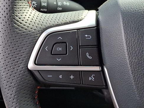 Used 2025 Toyota Sienna XSE image 22