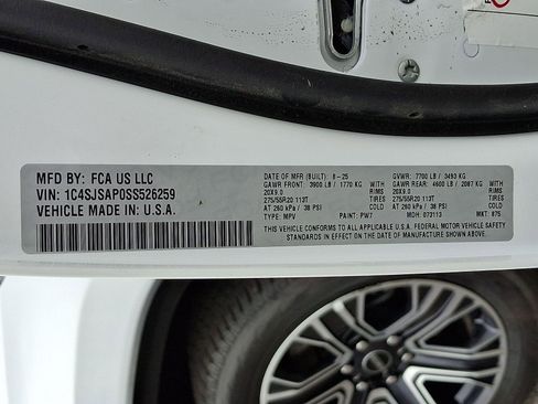 Used 2025 Jeep Wagoneer L 4DR 4WD image 29