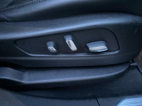 Used 2018 Cadillac XT5 Luxury w/ Driver Awareness Package image 26