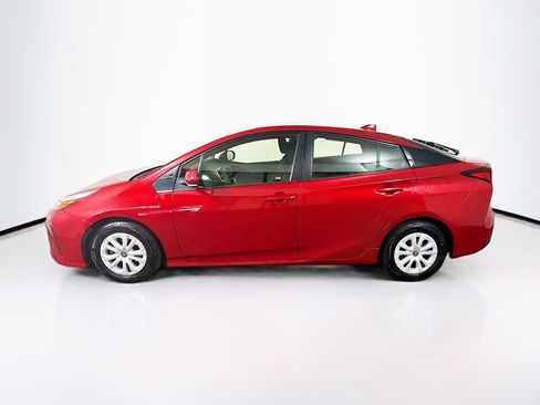 Used 2021 Toyota Prius LE FWD image 4