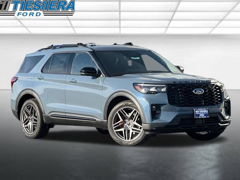 New 2026 Ford Explorer ST-Line w/ ST-Line Street Pack RWD image 1