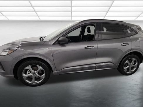 Used 2023 Ford Escape ST-Line w/ Tech Pack #1 AWD/4WD image 4
