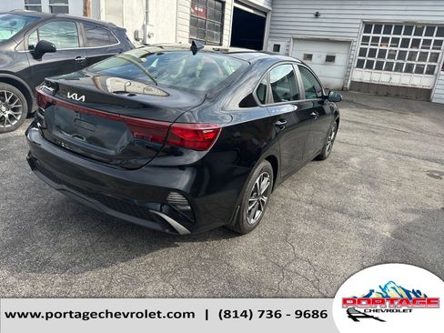 Used 2023 Kia Forte LXS w/ LXS Technology Package FWD image 5