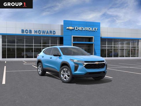 Used 2026 Chevrolet Trax LS w/ Driver Confidence Package FWD image 1