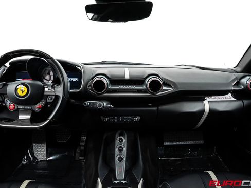 Used 2020 Ferrari 812 Superfast RWD image 27