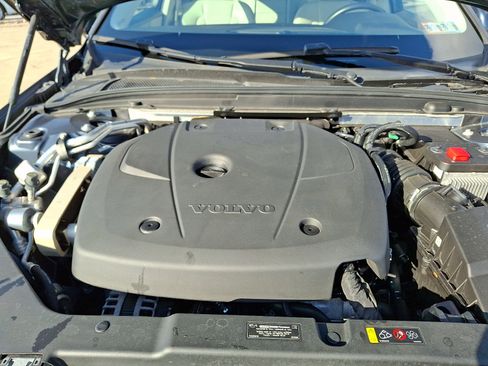 Used 2021 Volvo S60 T6 Momentum w/ Climate Package image 29