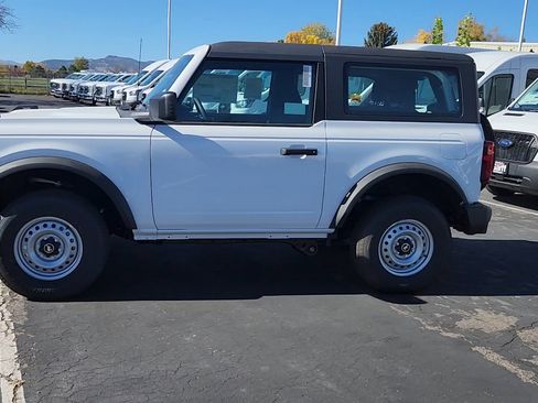 New 2025 Ford Bronco Base image 3