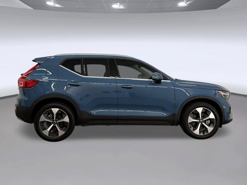 Used 2023 Volvo XC40 B4 Plus w/ Protection Package Premier FWD image 7