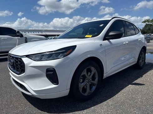 Used 2023 Ford Escape ST-Line w/ Equipment Group 301A FWD image 3