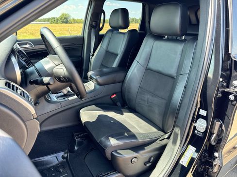 Used 2022 Jeep Grand Cherokee Laredo X RWD image 11