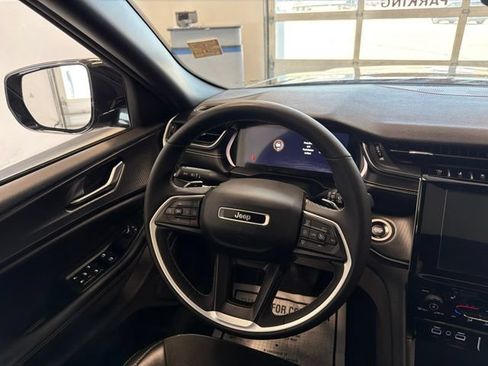 Used 2023 Jeep Grand Cherokee L Laredo AWD/4WD image 31