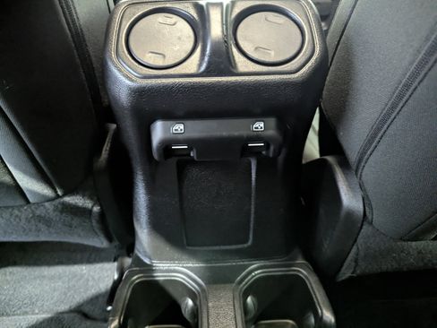 Used 2019 Jeep Wrangler Unlimited Sport S image 12