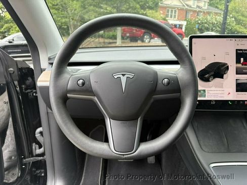 Used 2023 Tesla Model Y 2WD image 14