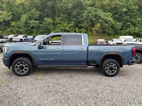 Used 2024 GMC Sierra 2500 Denali w/ Denali Reserve Package AWD/4WD image 2