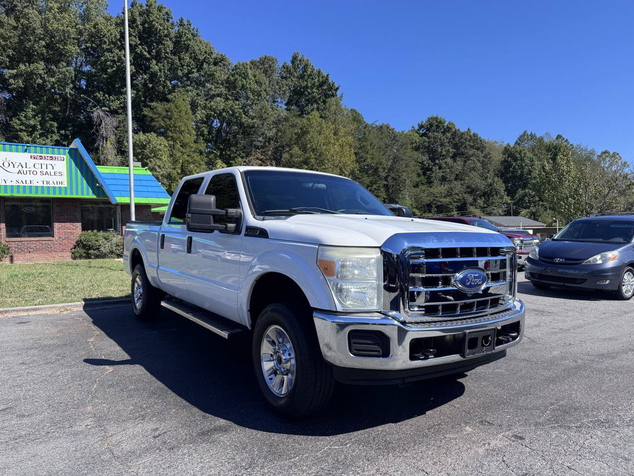 Used 2015 Ford F250 XL w/ Power Equipment Group AWD/4WD image 3