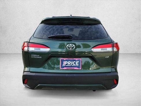 Used 2025 Toyota Corolla Cross LE FWD image 6