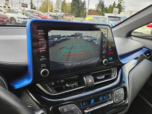 Used 2019 Toyota C-HR XLE image 26