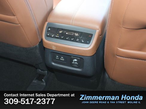 Used 2025 Nissan Pathfinder Platinum w/ Cargo Package FWD image 10