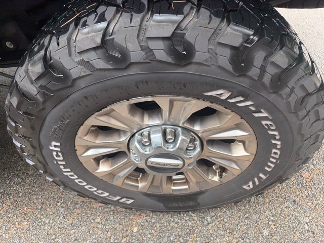 Used 2017 Ford F250 XLT w/ XLT Premium Package AWD/4WD image 7