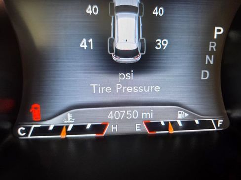 Used 2020 Jeep Cherokee Trailhawk w/ Cold Weather Group AWD/4WD image 22