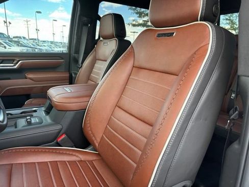 New 2026 GMC Sierra 3500 Denali Ultimate AWD/4WD image 13