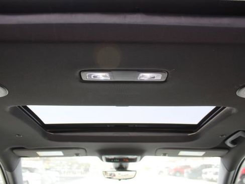 Used 2022 Chevrolet Traverse Premier w/ Redline Edition FWD image 19