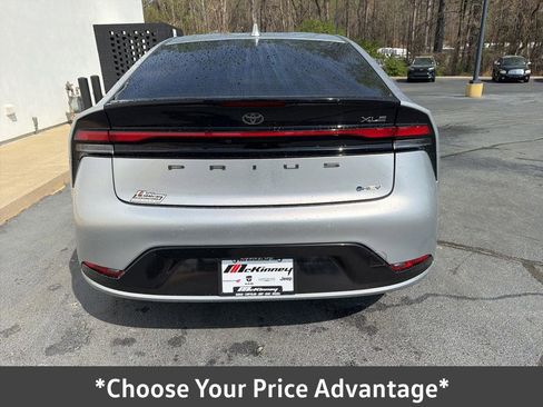 Used 2023 Toyota Prius XLE image 4