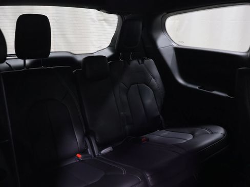 New 2027 Chrysler Pacifica Select AWD/4WD image 14