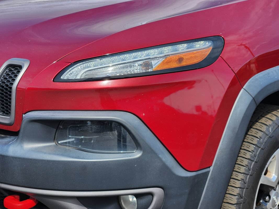 Used 2014 Jeep Cherokee Trailhawk w/ Comfort/Convenience Group AWD/4WD image 12