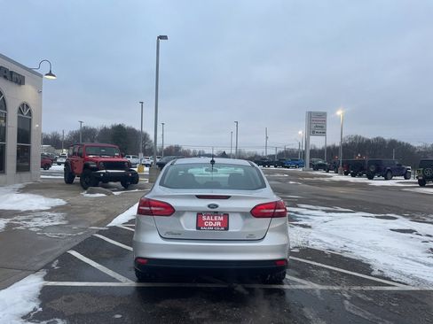 Used 2018 Ford Focus SE image 8