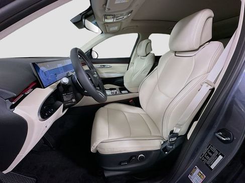 New 2026 Genesis GV70 2.5T Advanced AWD/4WD image 16