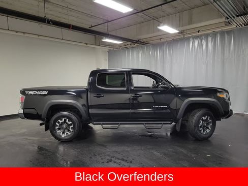 Used 2020 Toyota Tacoma TRD Off-Road AWD/4WD image 9