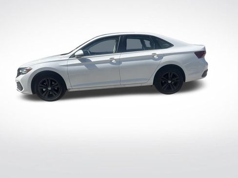 Used 2024 Volkswagen Jetta SE w/ Panoramic Sunroof Package FWD image 8