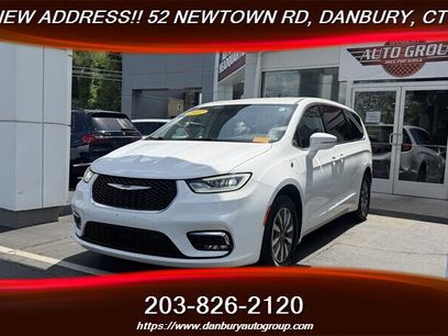 Used 2022 Chrysler Pacifica Touring-L