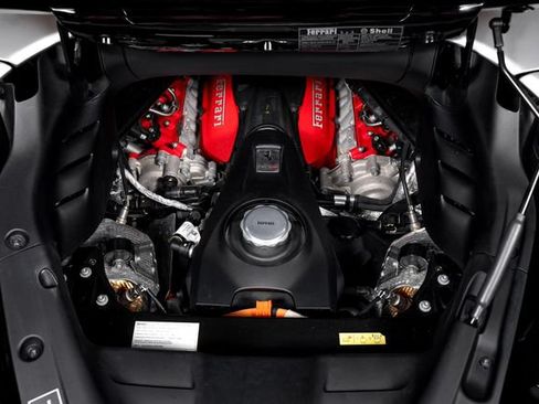 Used 2024 Ferrari SF90 Spider AWD/4WD image 9